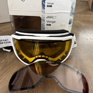 Giro White Ski Goggles with Yellow Lens